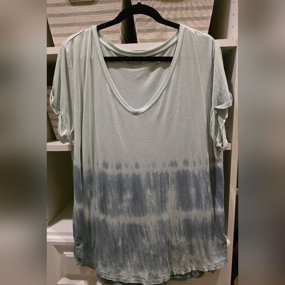 American Eagle Outfitters Green Ombre Short Sleeve Tee